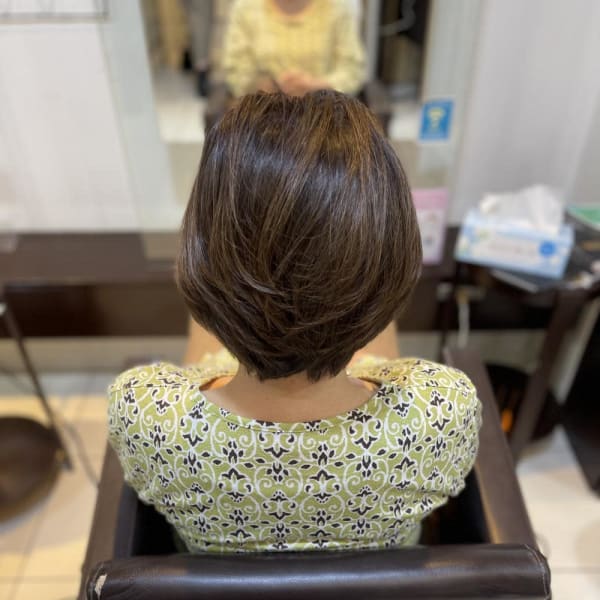 白髪をハイライトにするカラー