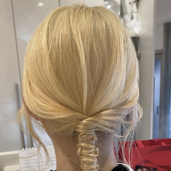 タイトヘアアレンジ