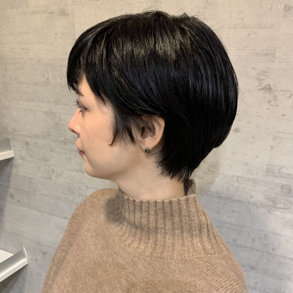 黒髪xショート