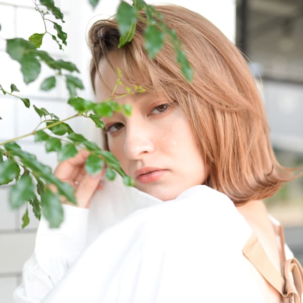 切りっぱなしラフボブ|Spec Holder