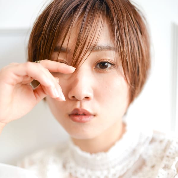 襟足丸みショートくびれショートハンサムショート束感ショート|Spec Holder