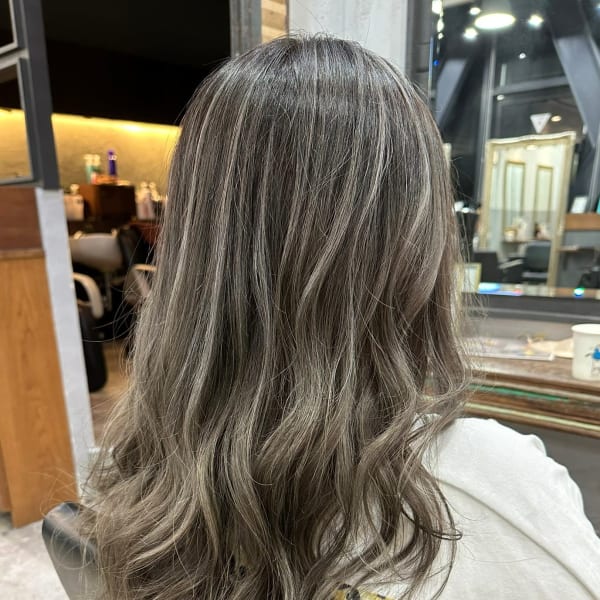 大人可愛いハイライトグラデーション