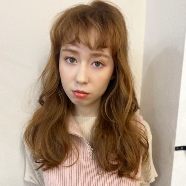 【山田】ショートバングオレンジベージュ無造作カールy393|Maria by AFLOAT