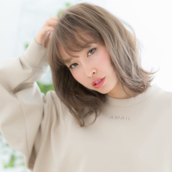 【浅草美容院HANARE】ホワイトブリーチの鎖骨ミディアムd