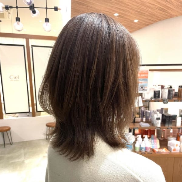 30代40代大人可愛いミルクティー外はねミディアム☆山之内