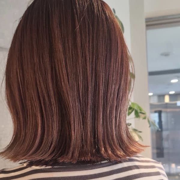 切りっぱなしボブ×ピンクブラウン