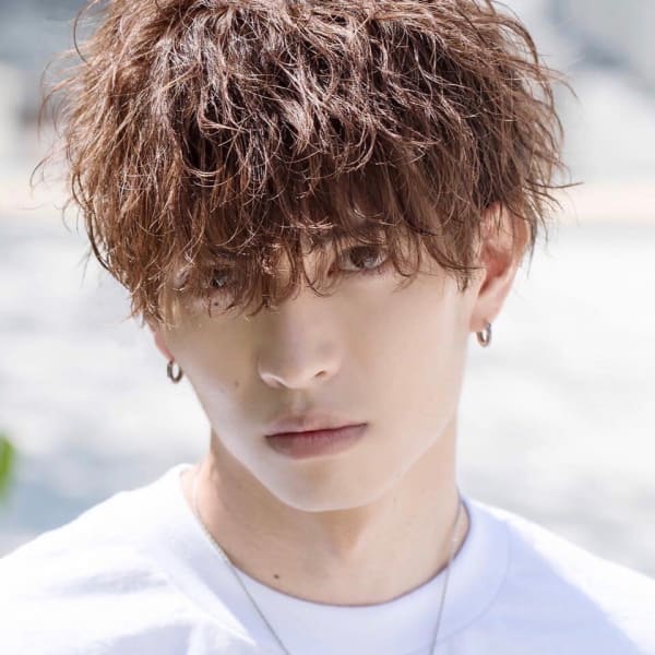 メンズヘア整形スパイラルパーマ波巻きツイストメンズパーマ髪型