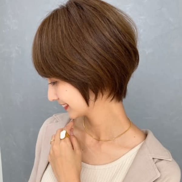 ボブウルフ前下がりショート