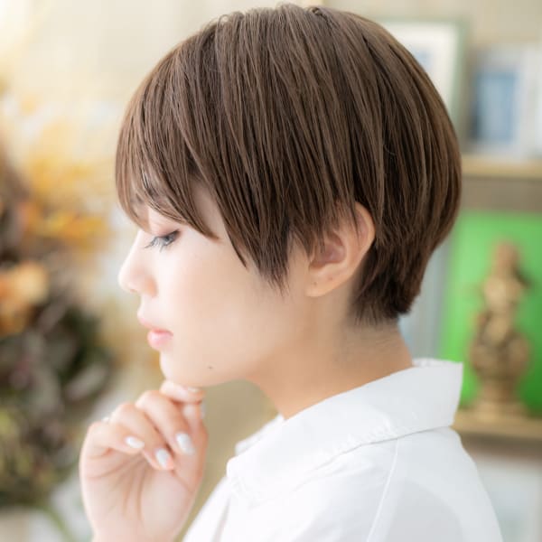 アシンメトリーナチュラルマッシュショート　ミントアッシュ