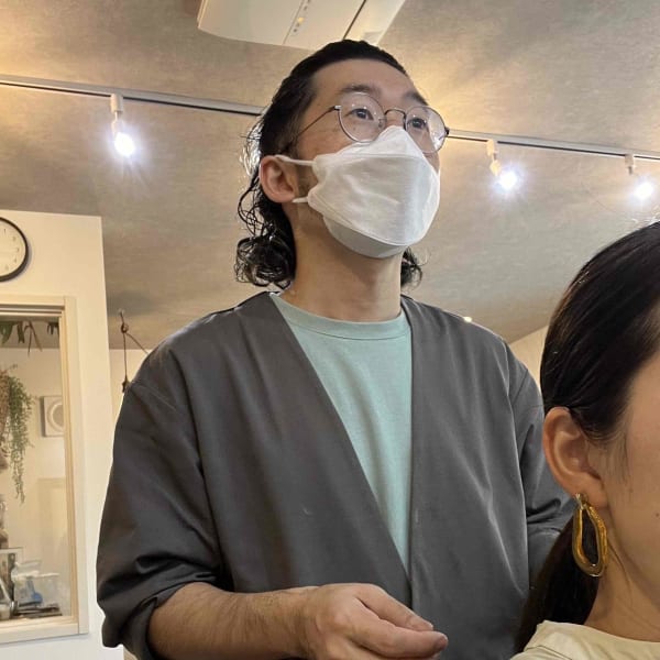NUKUMORI organic hair salon【ヌクモリオーガニックヘアサロン】のスタッフ紹介。林田 紀朗