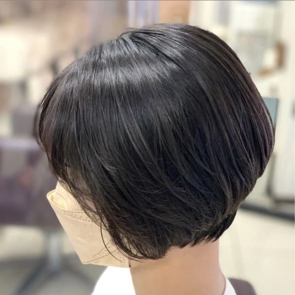 つやつや丸みショートボブ