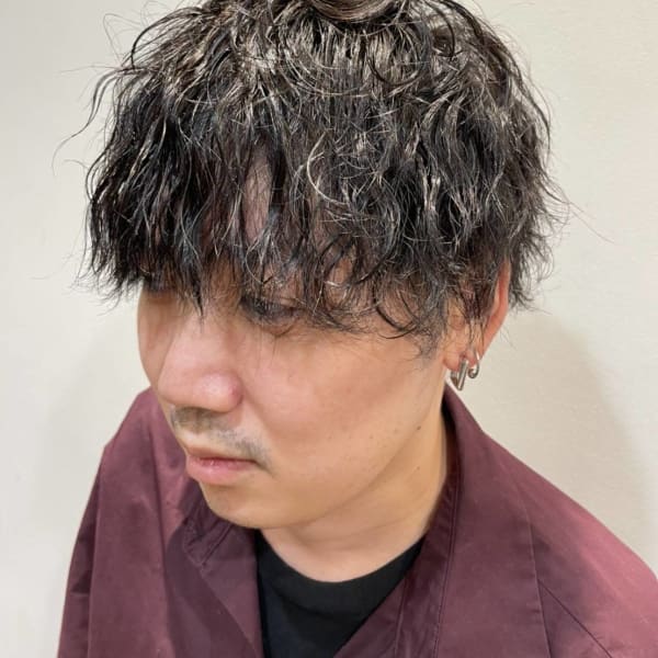 SNSで人気の波巻きパーマ×２ブロック