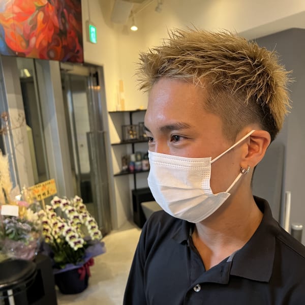 ショートスタイル+ブリーチカラー