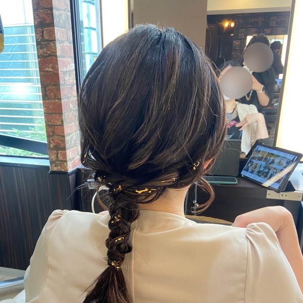 結婚式お呼ばれへア　タイトなあみおろしアレンジ