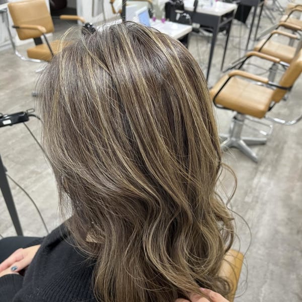 白髪ぼかしハイライトイルミナカラー池袋¥16500