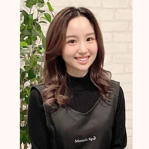 新宿ヘッドスパ専門店 MOMU SPA【シンジュクヘッドスパセンモンテンモムスパ】のスタッフ紹介。イオリ
