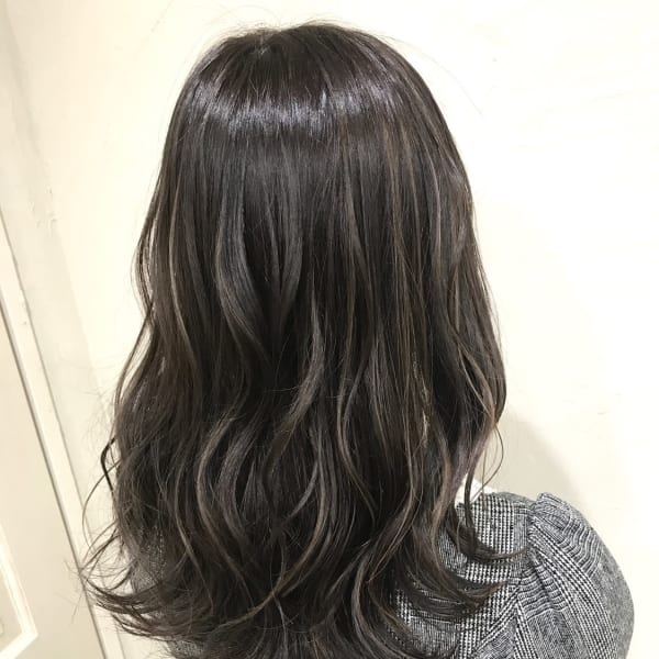 ミディアム スタイル 巻髪レイヤー