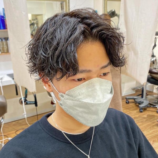 横浜メンズパーマ波巻きスパイラルパーマコンマヘアアップバング