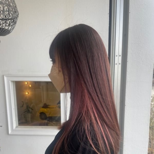 ロングヘアーインナーカラーピンク