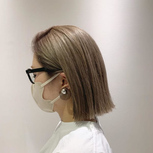 切りっぱなしボブぱつっとボブパールベージュホワイトベージュ