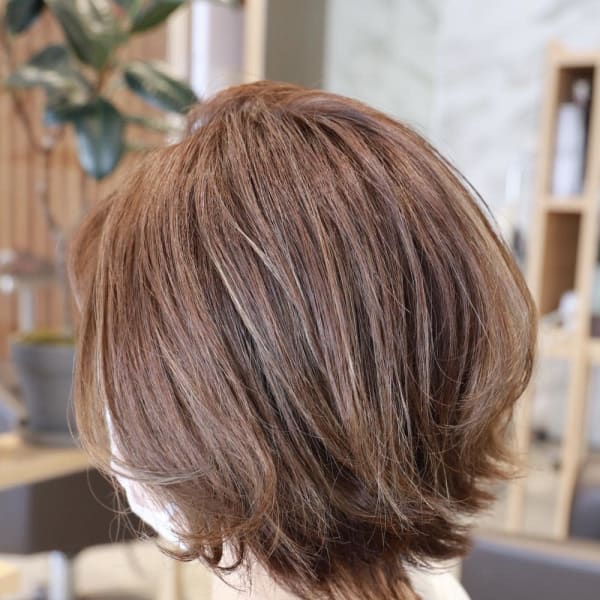 伸ばし中でも可愛く!外ハネショート