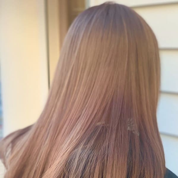 ピンクベージュ・オイルグロスカラー・イノア