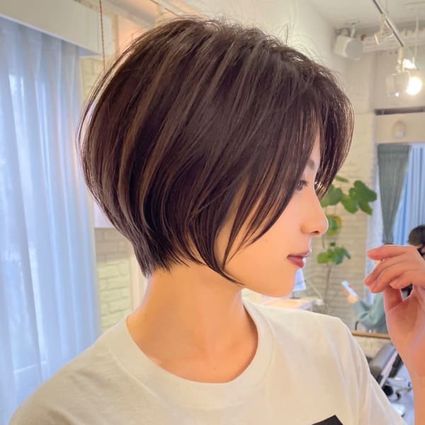 大人美人なくびれショート