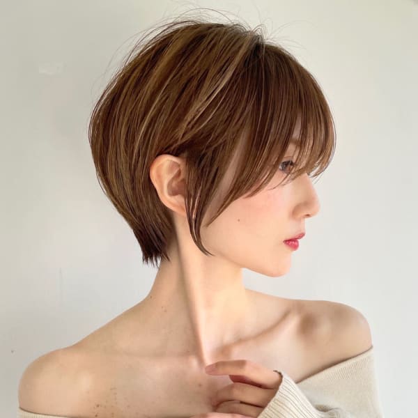 大人美人なくびれショート