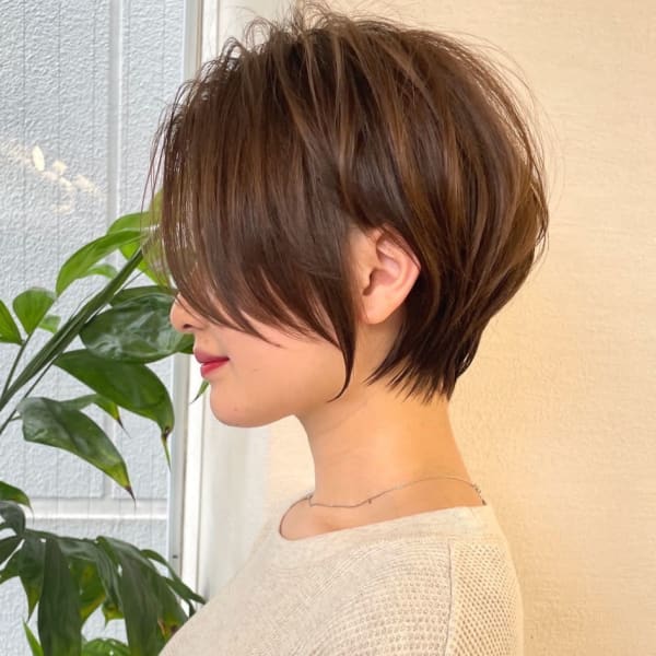 大人美人なくびれショート