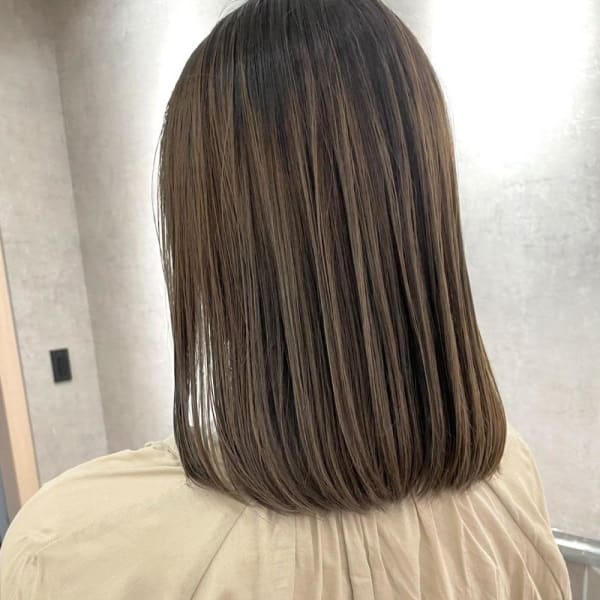 【BOND平山のサロンスタイル】スモーキーグレージュ
