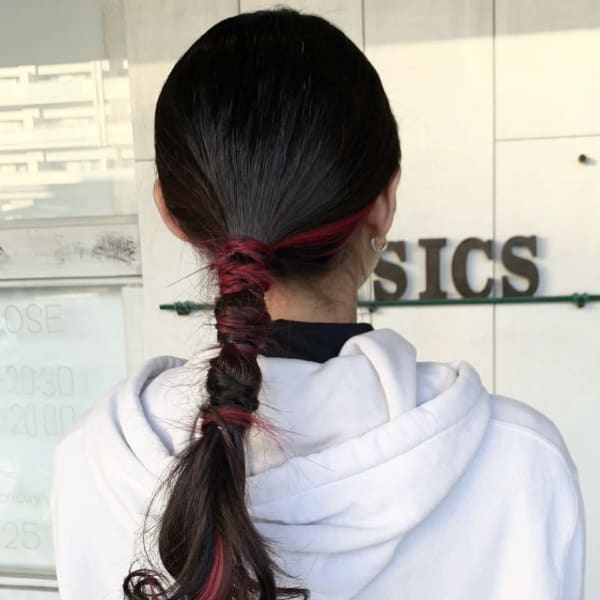 インナーカラーピンク ポニーテールアレンジ