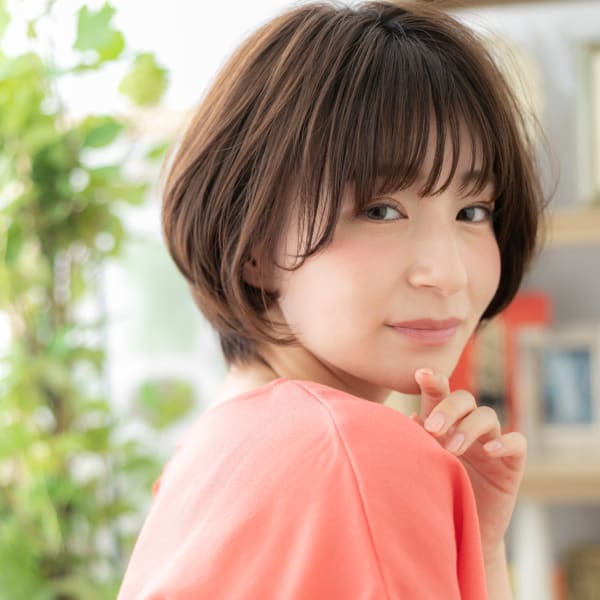 大人かわいいナチュラル前下がりAラインボブミルクチョコレート