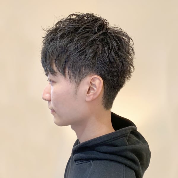 デザインパーマでセットが楽なツーブロックショート|BlANCO
