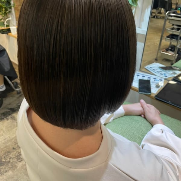 ワンレンボブ前下がりショート内巻きワンカール鎖骨ミディアム|N° deseo 吉祥寺