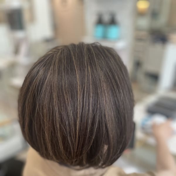 大人かわいいグレージュカラー|DAMANI