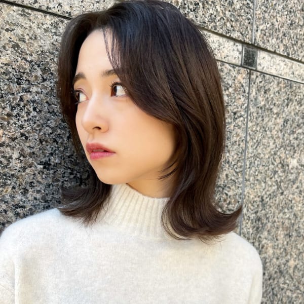 韓国前髪顔まわりカットくびれミディアムヘア