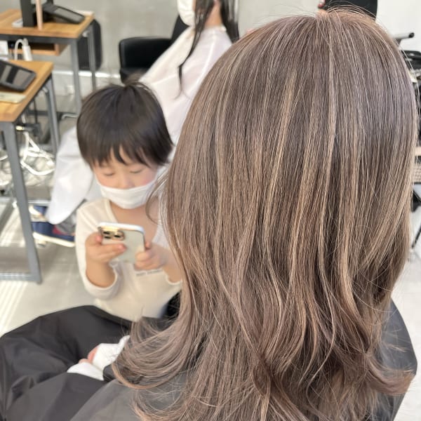 ハイライトベージュ