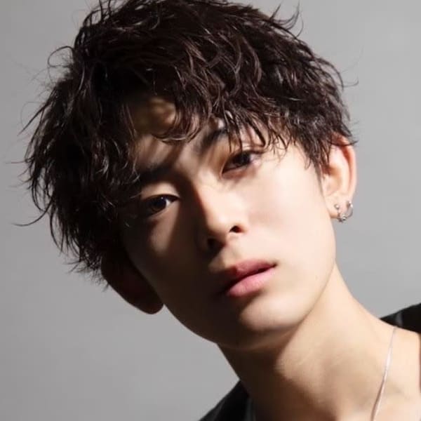 メンズヘア整形スパイラルパーマ波巻きツイストメンズパーマ髪型