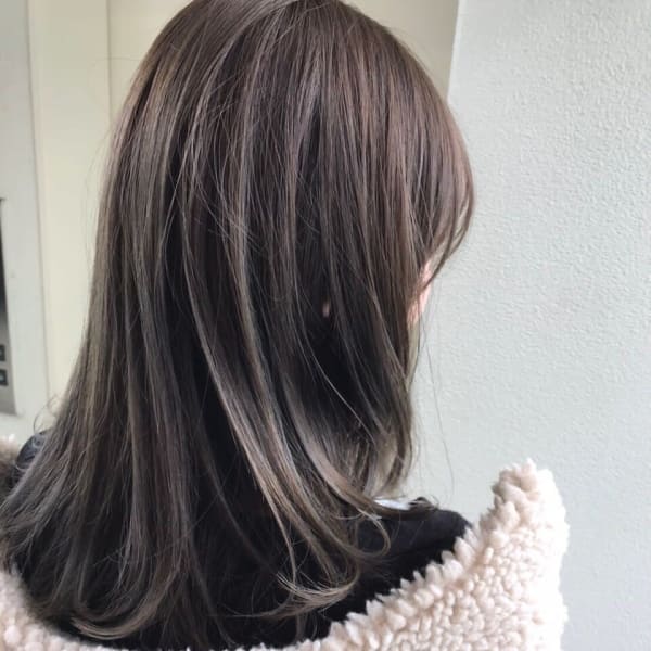 グレージュミディアム