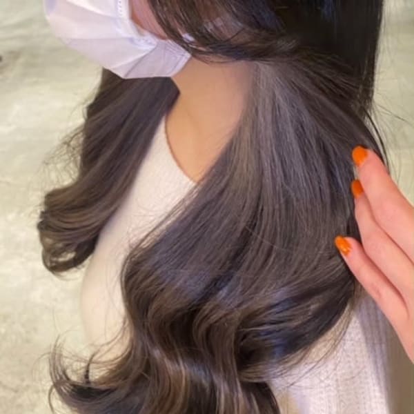 ロングヘアーインナーカラー