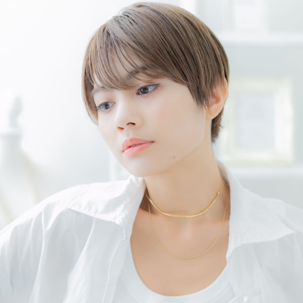 アシンメトリーナチュラルマッシュショート　ボーイッシュ女子