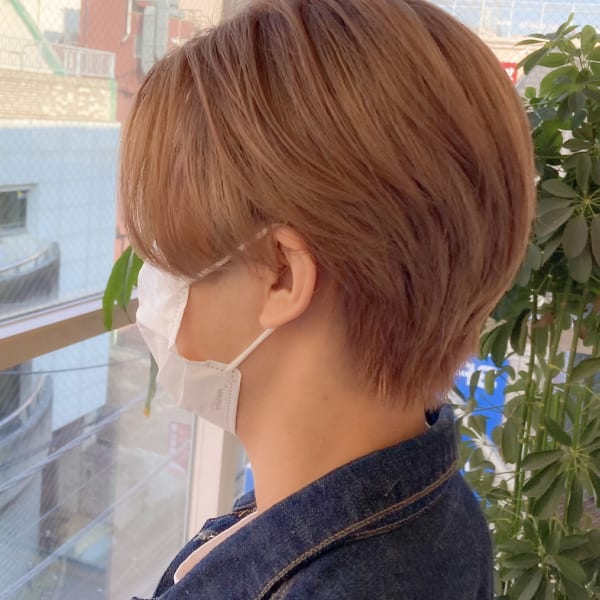 ピンクベージュ