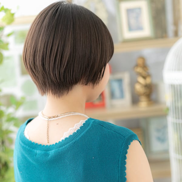 大人かわいい黒髪グレージュナチュラルボブ　寒色系カラー