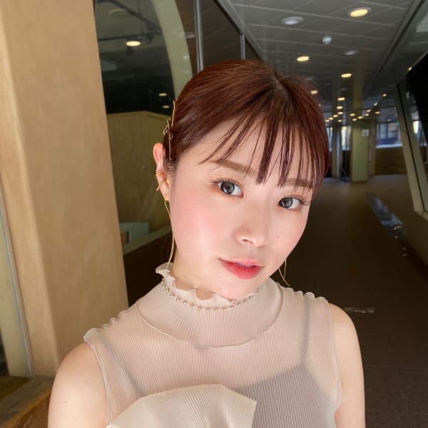 タイトアレンジにパツンとシースルーバング