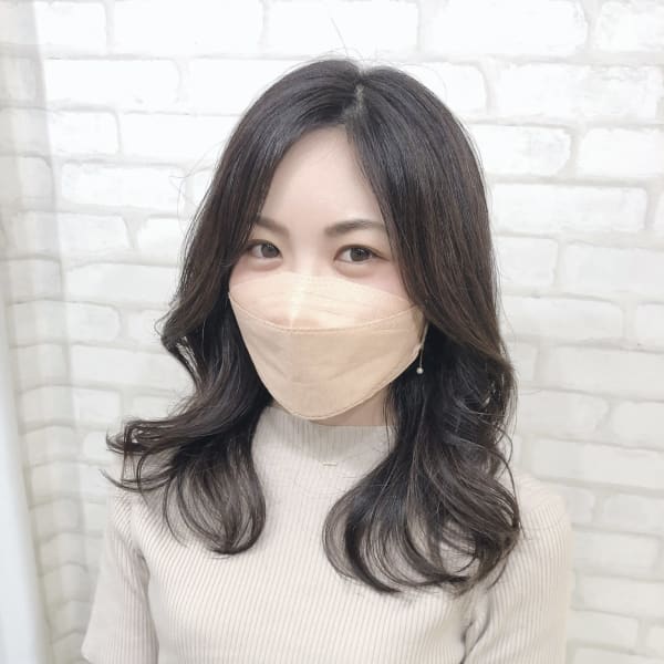 くびれミディアムカール