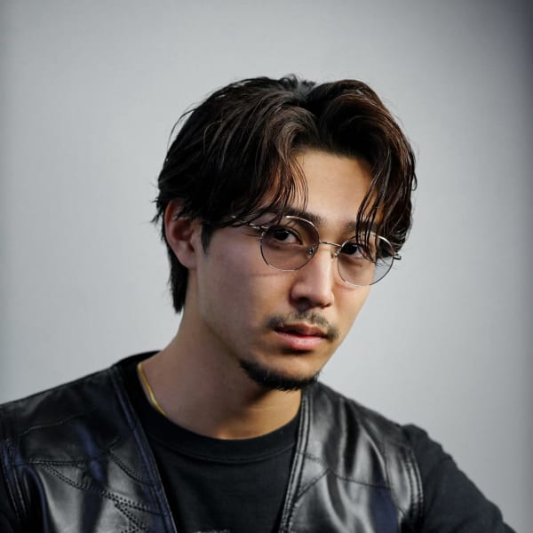 大人男髪ナチュラルセンターパート