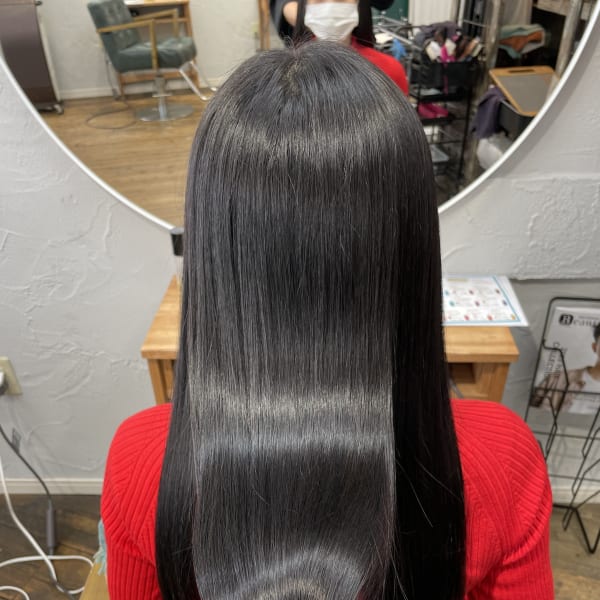 ドライヤーで乾かしただけで綺麗にサラサラにまとまる縮毛矯正|髪質改善酸性縮毛矯正専門店CUORE