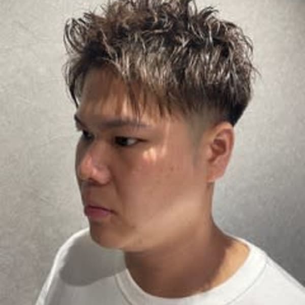 【緩めパーマ/フェード/アップバング/メンズヘア/大宮メン】|Le' A ～ROYAL BARBER～