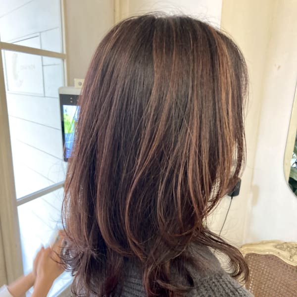 白髪ぼかしハイライト立体感グラデーション髪型40代梅ヶ丘