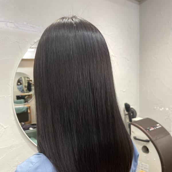 ドライヤーで乾かしただけで綺麗にサラサラにまとまる縮毛矯正|髪質改善酸性縮毛矯正専門店CUORE